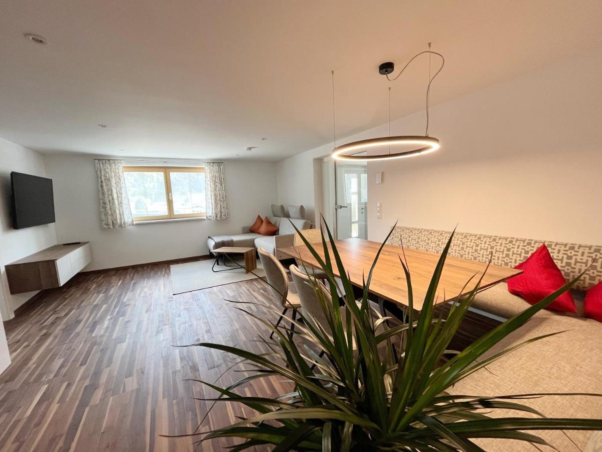 Ferienwohnung Hingucker Tschagguns Bagian luar foto